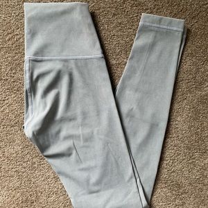 EUC Size 2 Wunder Under High-Rise 28"